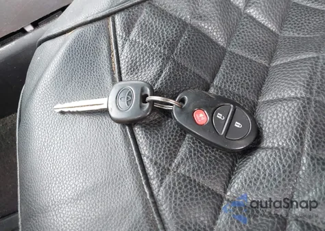 2013 Toyota Tacoma Base V6 z USA, uszkodzony, nr VIN 3TMLU4ENXDM105614